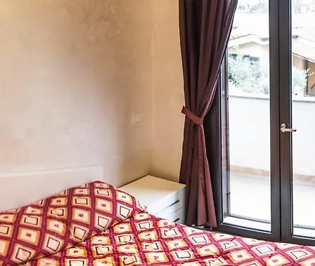 D&g Airport Bed & Breakfast